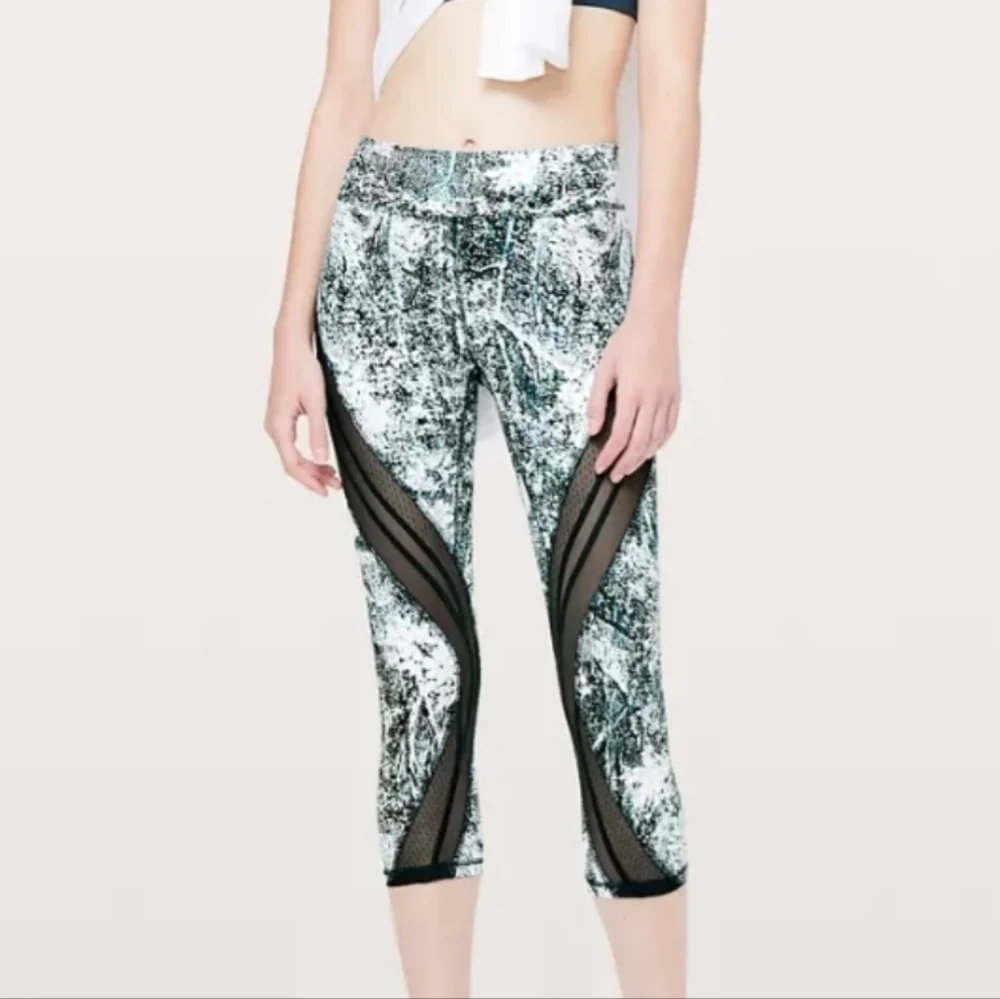 NWOT Lululemon Never Still Cropped Leggings - Size 10